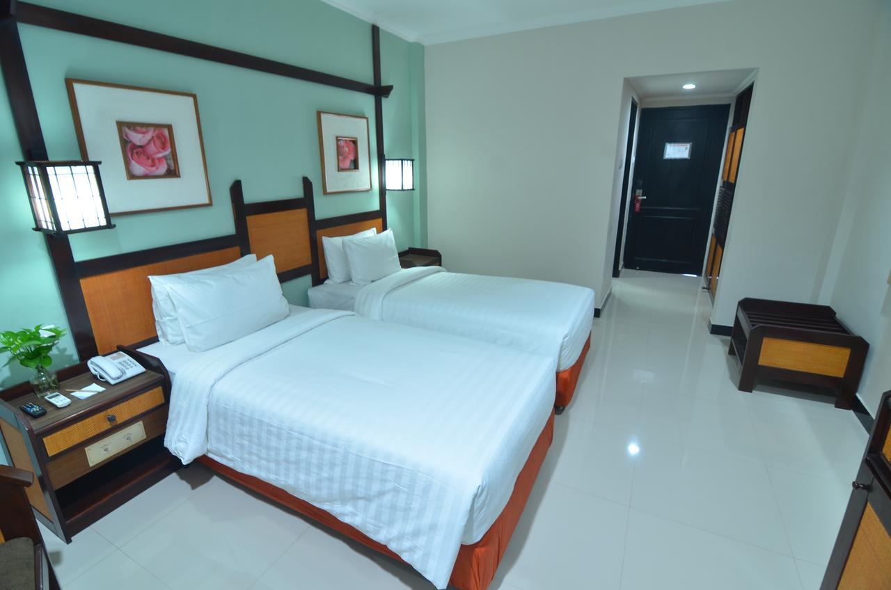 Hotel Sofia Juanda Surabaya Sidoarjo Exterior foto